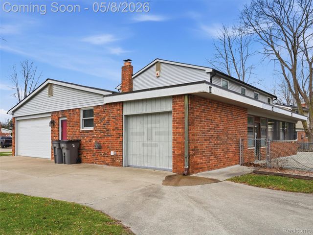 20145 Scarlet Court, Clinton Charter Township, MI 48036