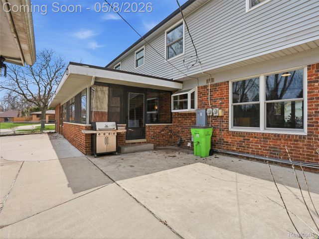 20145 Scarlet Court, Clinton Charter Township, MI 48036