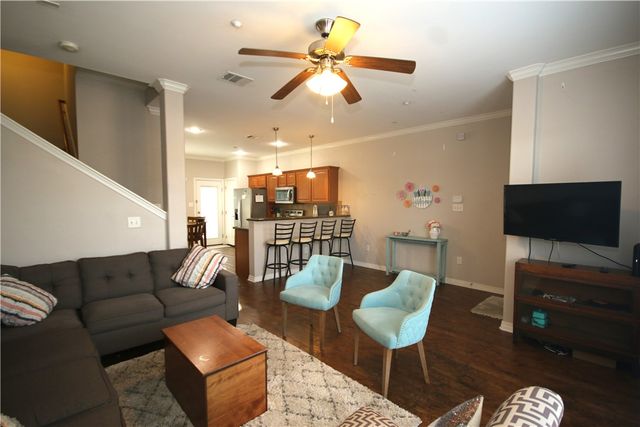 305 Holleman Drive E 1504, College Station, TX 77840