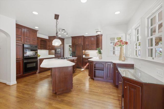 883 Riverside Drive, San Jose, CA 95125