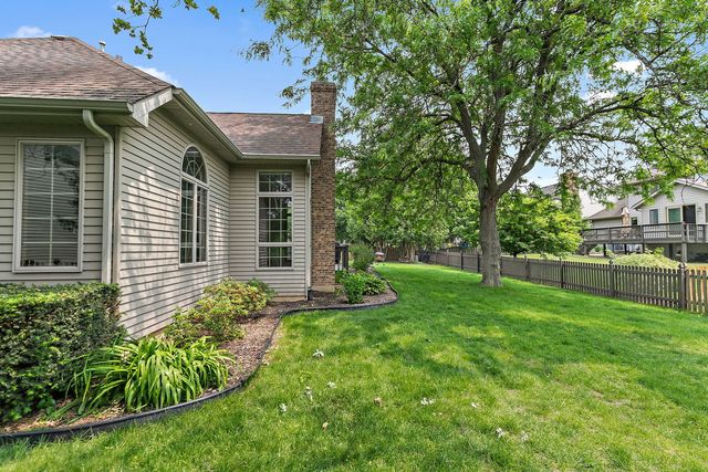 1352 Mary Wood, Sycamore, IL 60178