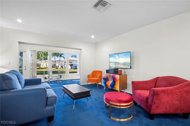 8608 Granada CT, Fort Myers, FL 33907