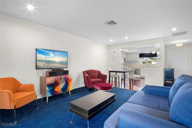 8608 Granada CT, Fort Myers, FL 33907