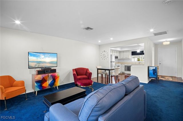 8608 Granada CT, Fort Myers, FL 33907