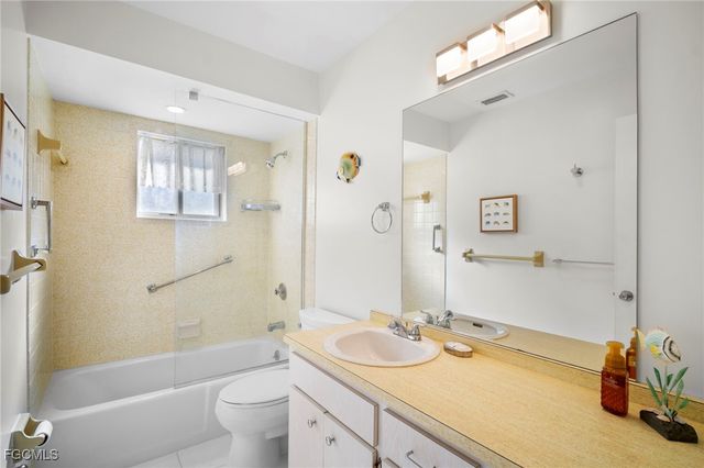 8608 Granada CT, Fort Myers, FL 33907