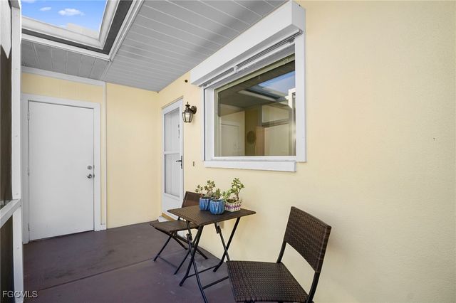 8608 Granada CT, Fort Myers, FL 33907