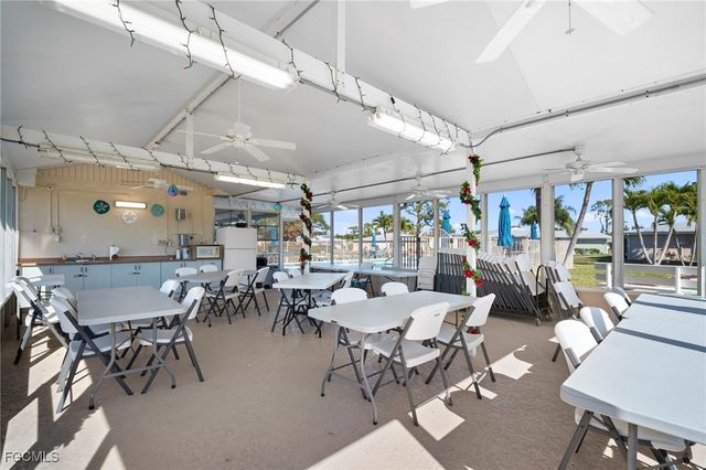 8608 Granada CT, Fort Myers, FL 33907