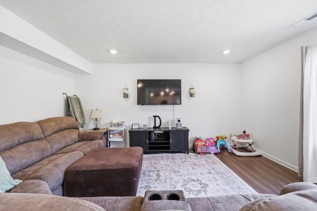 2093 Carnegie Drive, Shelbyville, KY 40065