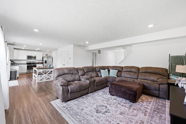 2093 Carnegie Drive, Shelbyville, KY 40065