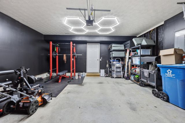 2093 Carnegie Drive, Shelbyville, KY 40065