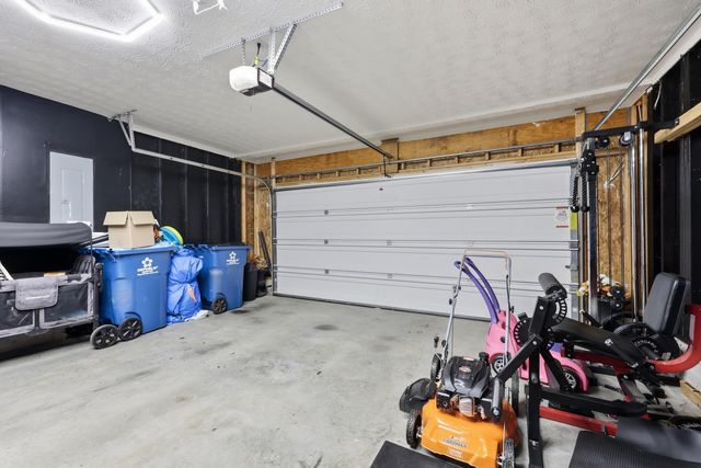 2093 Carnegie Drive, Shelbyville, KY 40065