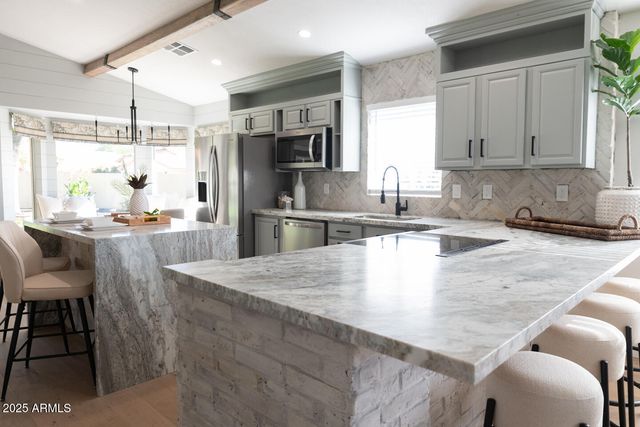 417 S BONITO Drive, Gilbert, AZ 85233