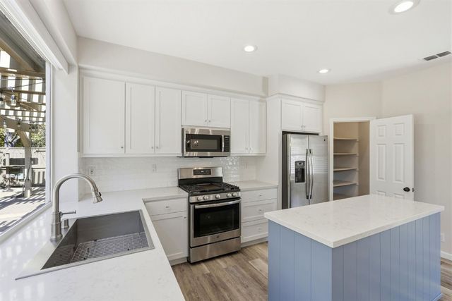 4060 Ironwood Dr, El Dorado Hills, CA 95762