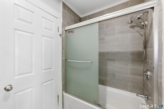 2 Oakland Avenue, Waterbury, CT 06710