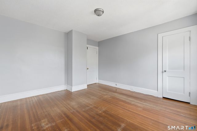 2 Oakland Avenue, Waterbury, CT 06710