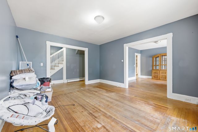 2 Oakland Avenue, Waterbury, CT 06710