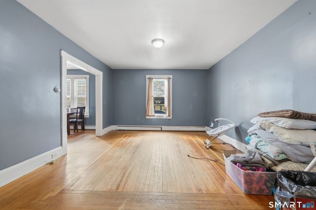 2 Oakland Avenue, Waterbury, CT 06710