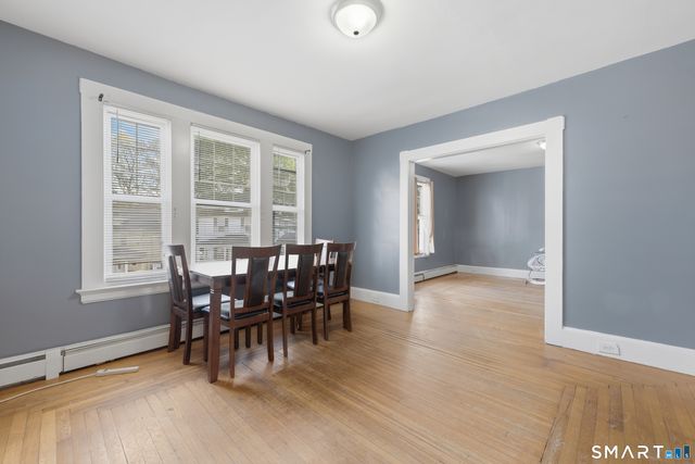 2 Oakland Avenue, Waterbury, CT 06710