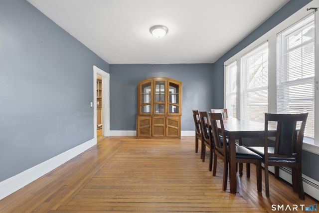 2 Oakland Avenue, Waterbury, CT 06710