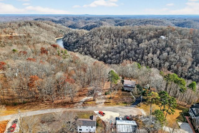653 Ponder Ln, Smithville, TN 37166