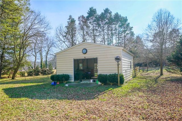 227 Bates SE Road, Cartersville, GA 30120