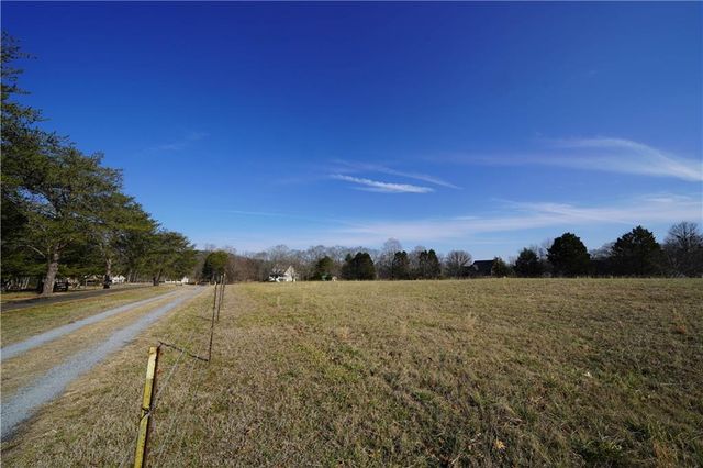 227 Bates SE Road, Cartersville, GA 30120