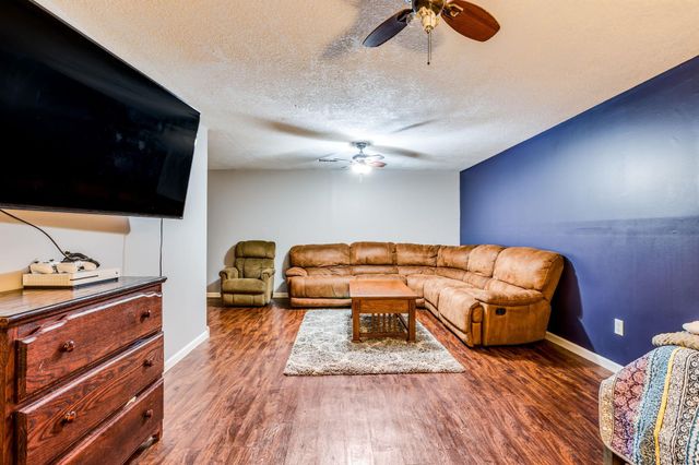 301 S Rock Rd Apt 67, Derby, KS 67037