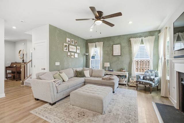6563 Palm Warbler Dr, Murfreesboro, TN 37128