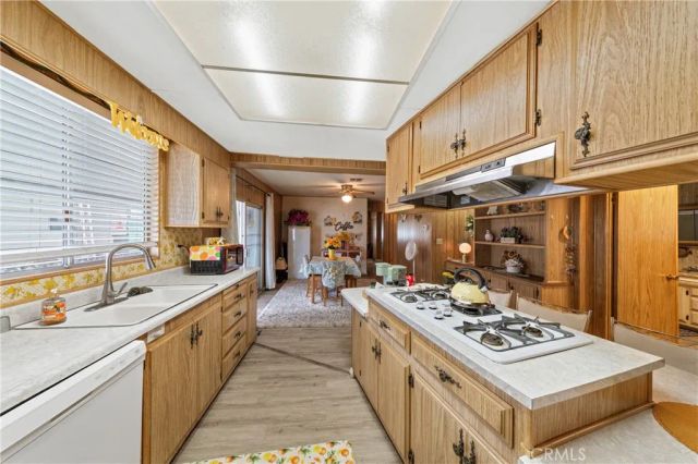 1895 W Devonshire 85, Hemet, CA 92545