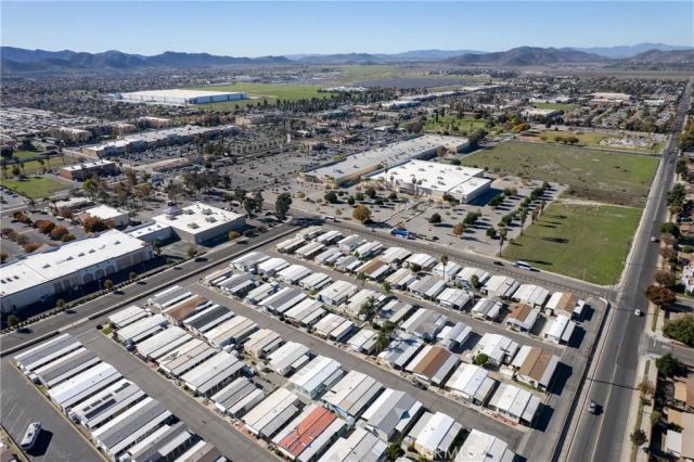1895 W Devonshire 85, Hemet, CA 92545