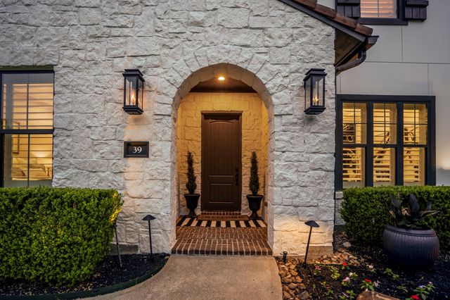 39 Beacons Light Place, Tomball, TX 77375