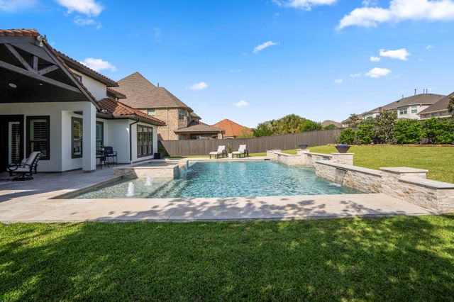 39 Beacons Light Place, Tomball, TX 77375