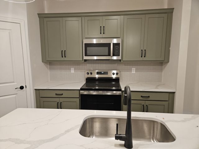 416 W Stonehaus Crossing, Antioch, TN 37013