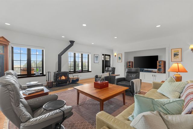 290 Wood Farm Road, Waterbury, VT 05677