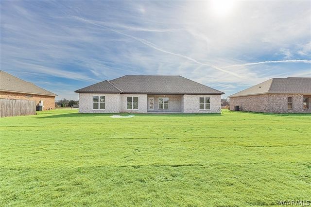 286 Cotton Terrace Loop, Deatsville, AL 36022