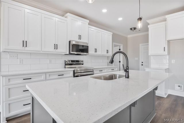 286 Cotton Terrace Loop, Deatsville, AL 36022