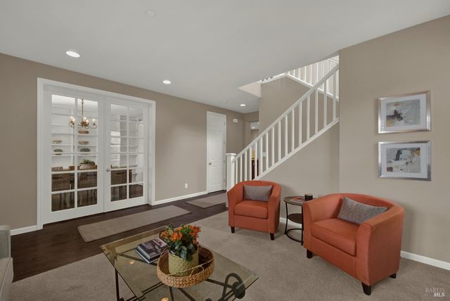 18 Riverton Ct, Napa, CA 94558