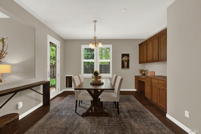 18 Riverton Ct, Napa, CA 94558