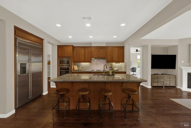 18 Riverton Ct, Napa, CA 94558