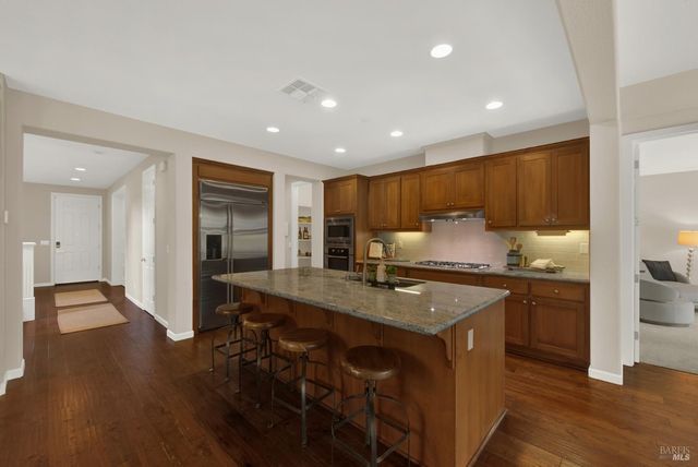 18 Riverton Ct, Napa, CA 94558