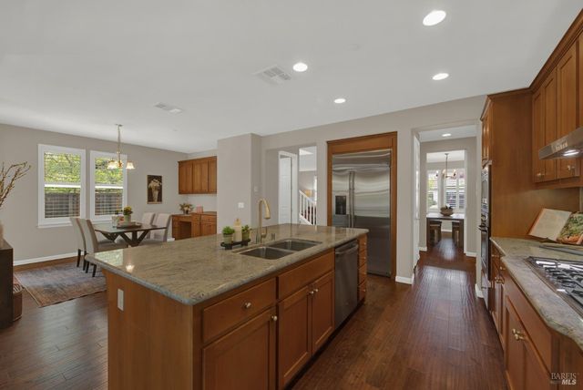 18 Riverton Ct, Napa, CA 94558