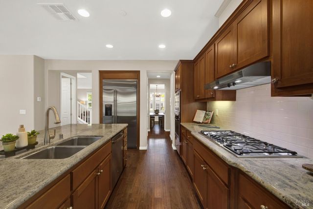 18 Riverton Ct, Napa, CA 94558