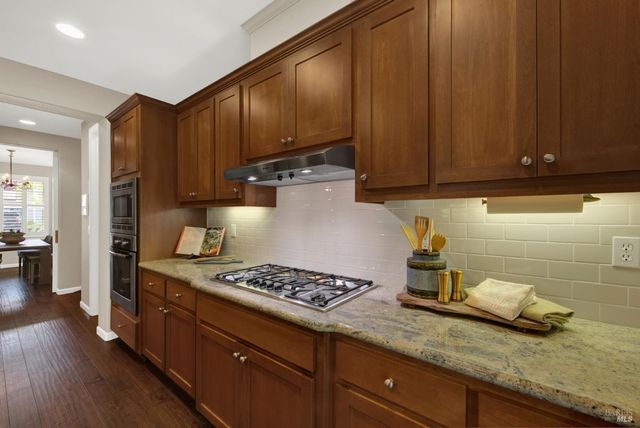 18 Riverton Ct, Napa, CA 94558