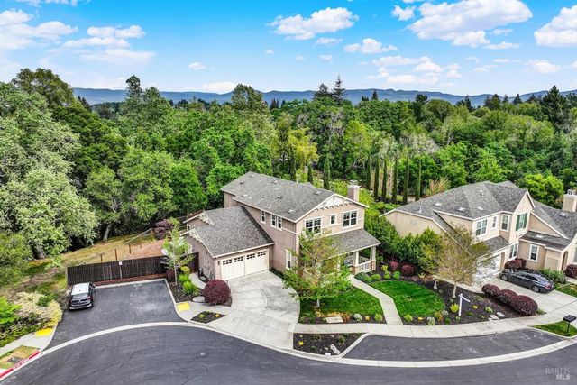 18 Riverton Ct, Napa, CA 94558