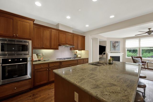 18 Riverton Ct, Napa, CA 94558