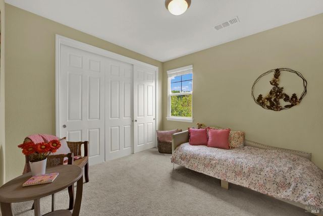 18 Riverton Ct, Napa, CA 94558