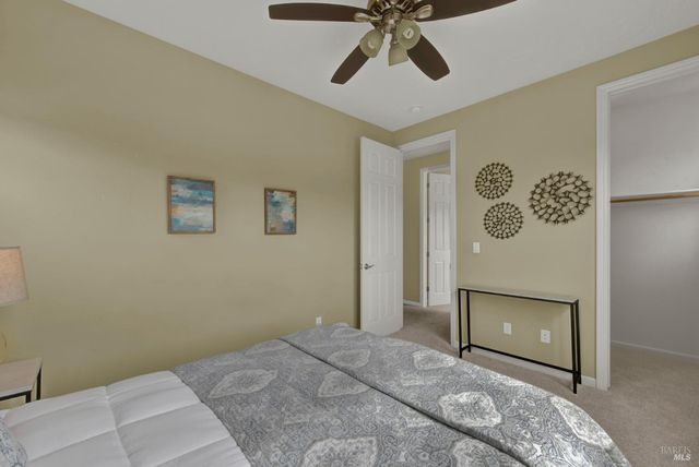 18 Riverton Ct, Napa, CA 94558