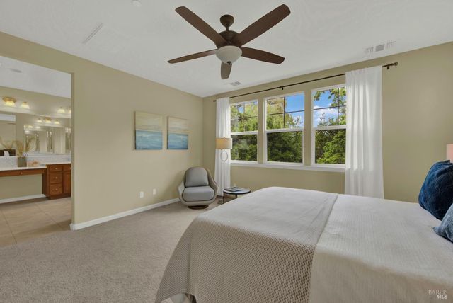 18 Riverton Ct, Napa, CA 94558