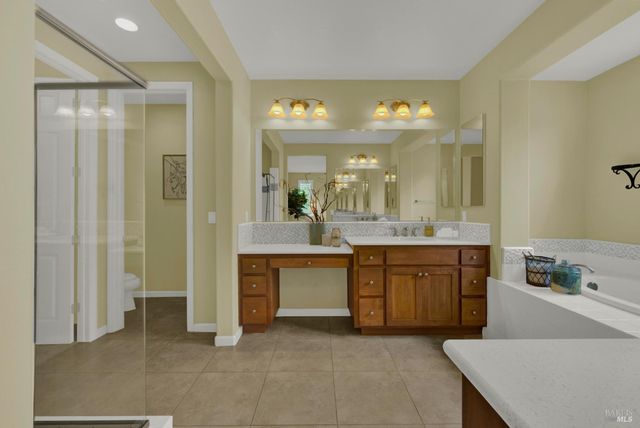 18 Riverton Ct, Napa, CA 94558