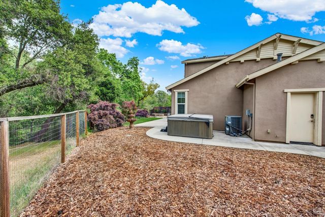 18 Riverton Ct, Napa, CA 94558